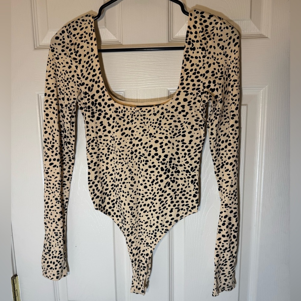 ASOS Design Leopard Print‎ Long Sleeve Scoop Neck Bodysuit – Size 2
